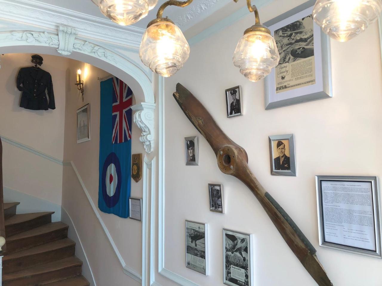 Dday Aviators Le Manoir Hotel Arromanches-les-Bains Bagian luar foto